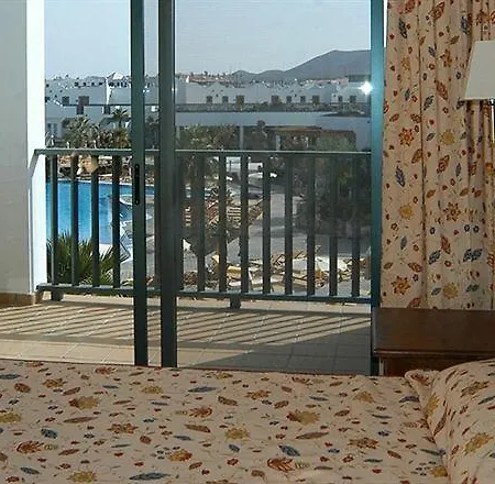 Aparthotel Marismas De