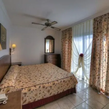 Aparthotel Marismas De 3*