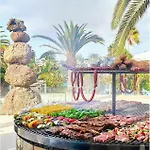 Ξενοδοχείο με διαμερίσματα Marismas De 3*