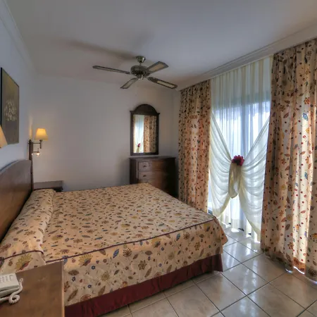 Marismas De Aparthotel 3*