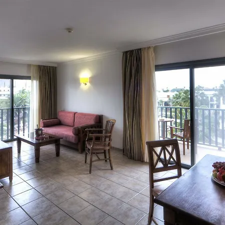 Aparthotel Marismas De